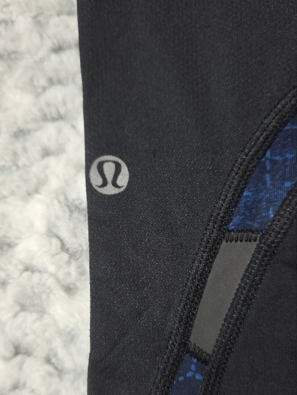 lululemon athletica Black Reflective Accent Leggings - Picture 3 of 4